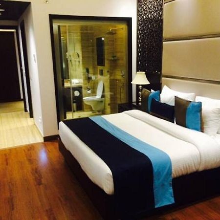 Hotel Delite Grand Faridabad Luaran gambar