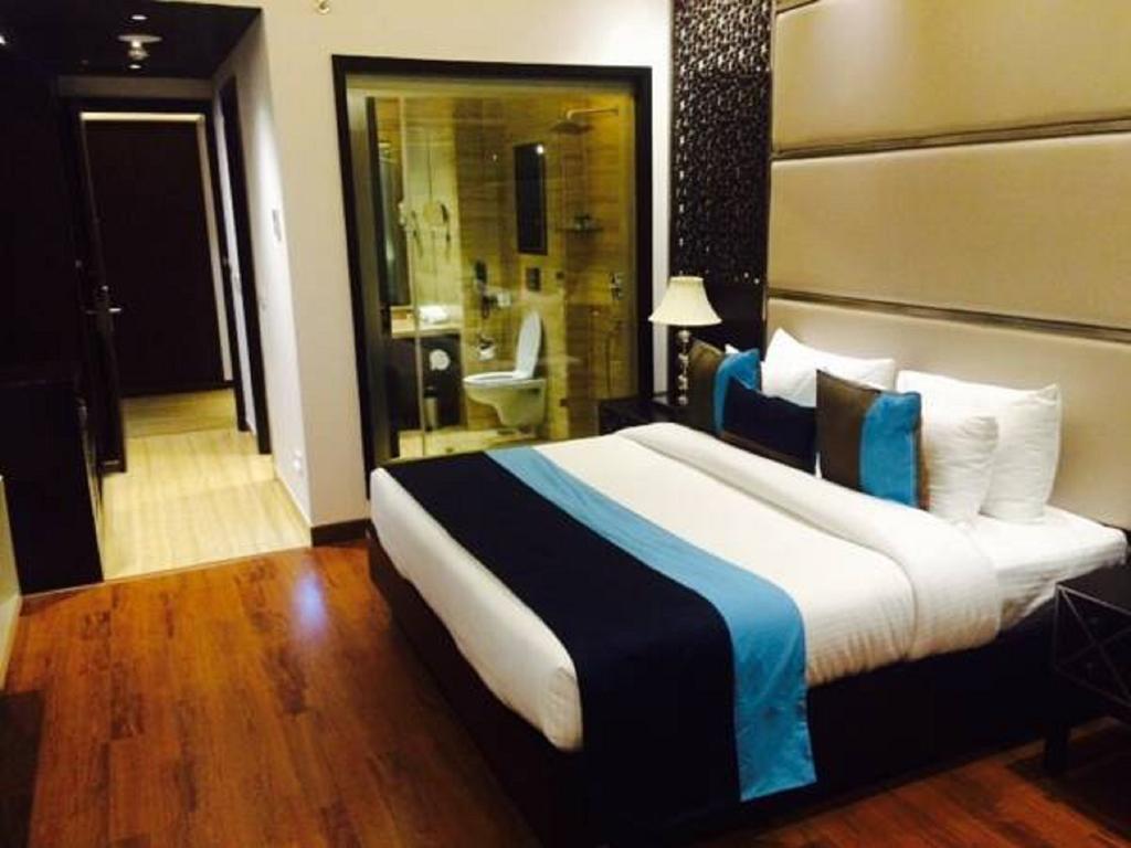 Hotel Delite Grand Faridabad Luaran gambar