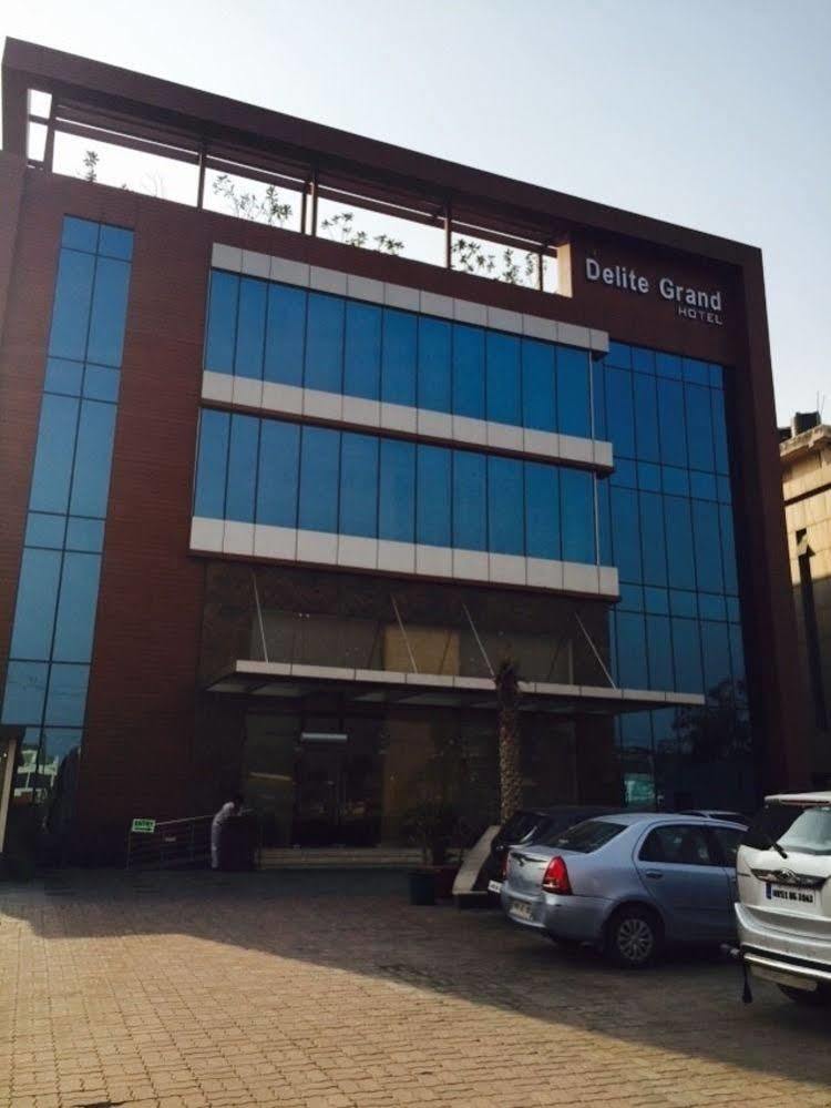Hotel Delite Grand Faridabad Luaran gambar