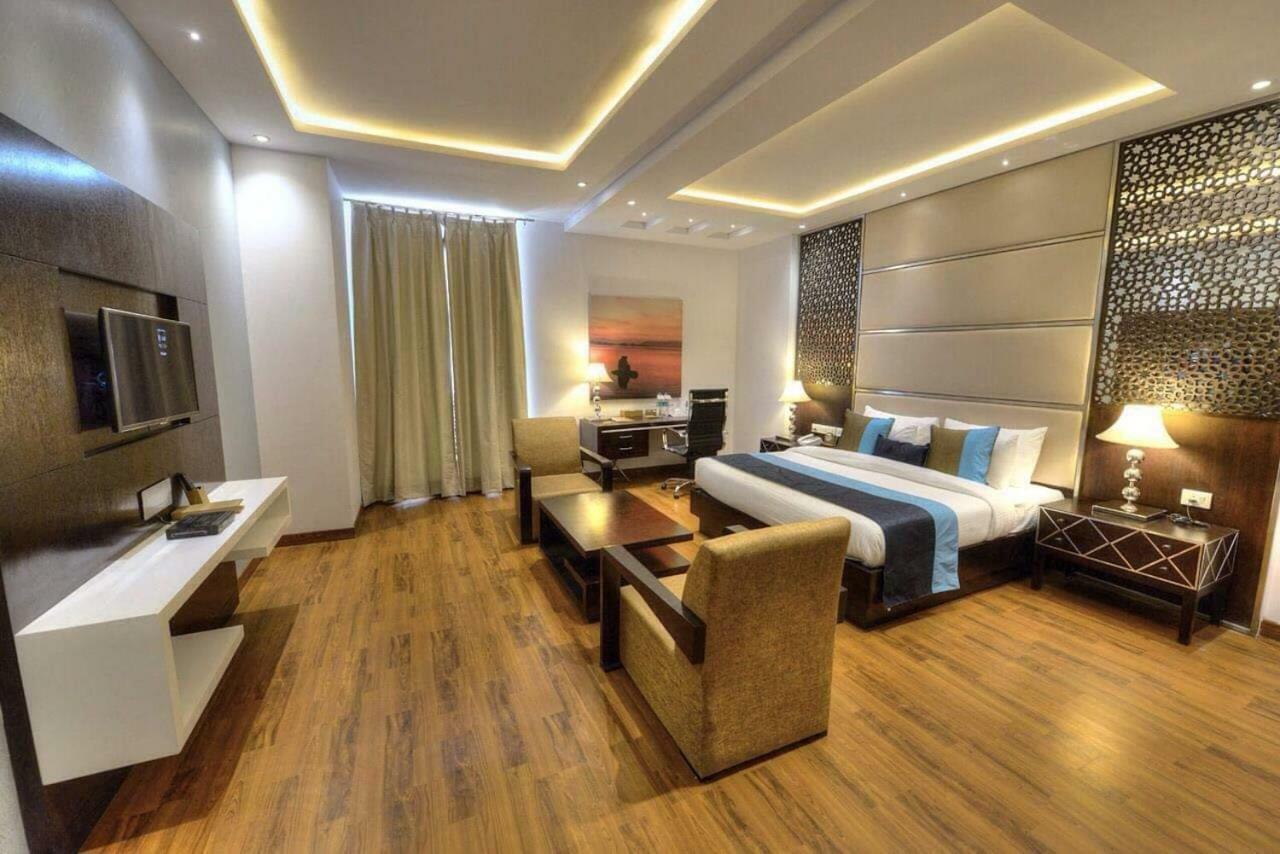 Hotel Delite Grand Faridabad Luaran gambar