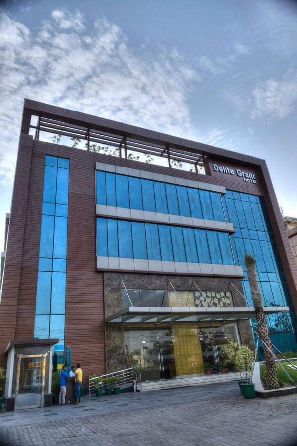 Hotel Delite Grand Faridabad Luaran gambar