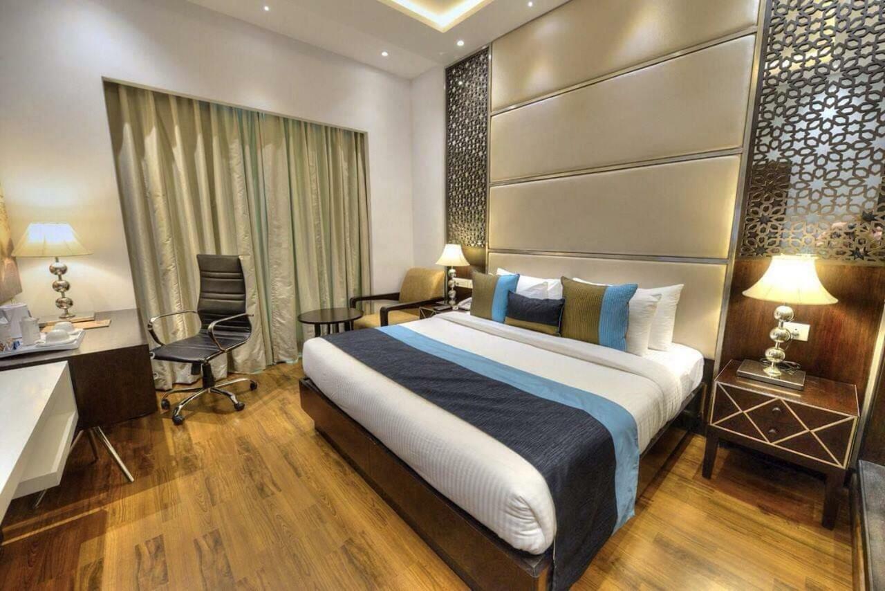 Hotel Delite Grand Faridabad Luaran gambar
